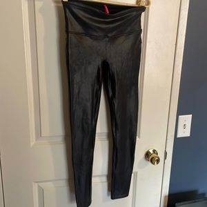 New without tags Spanx size M fits S liquid / shimmer pant